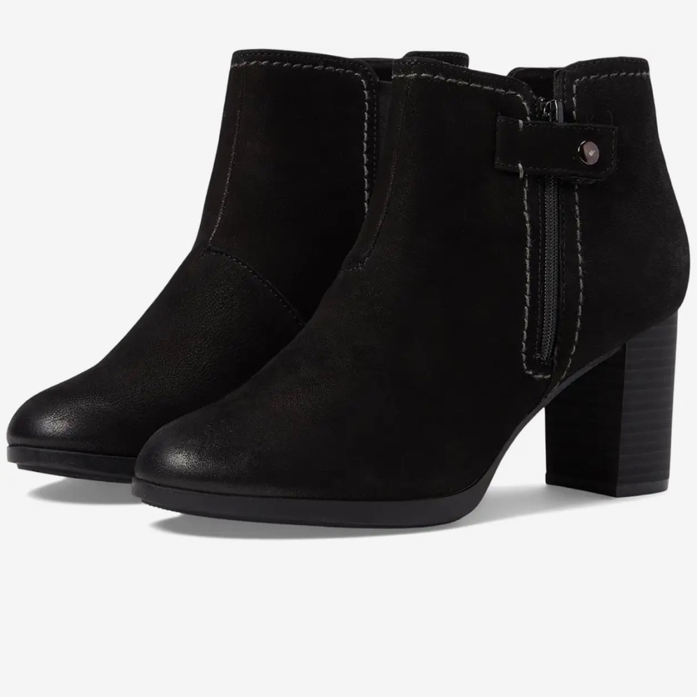 Nwob Clark’s Bayla Glow
Women's ankle boots in black